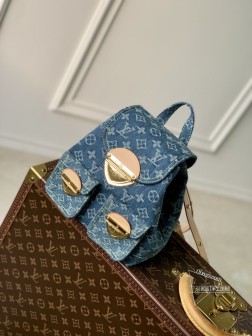 LV M46836 Venice 蓝色牛仔双肩包,金色锁扣设计