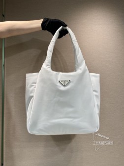 Prada普拉达 1BG449 特大号托特包 尼龙布料 高仿 图片