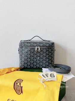 GOYARD 化妆盒子包 灰色 带肩带 轻便挺拔 价格