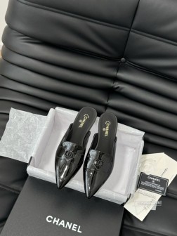 Chanel 25C新款爱心扣尖头单鞋绝美玛丽珍系列 很难不爱鞋面麂皮漆皮 内里羊皮 真皮大底原版开 931