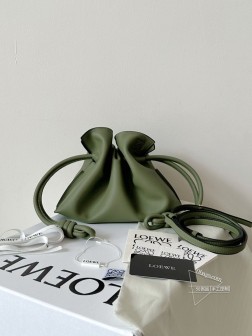LOEWE Flamenco 小号 牛油果绿 皮质抽绳包 大容量 A货
