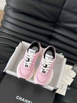 Chanel 25C新款熊猫运动休闲鞋百搭小白鞋 款式搭配不会出错撞色搭配活力满满啊 侧面压印log 177