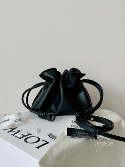 LOEWE Flamenco 小号 黑色 皮质抽绳包 多功能大容量