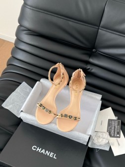 Chanel Vintage中古系列大标凉鞋简约而不简单的款,上脚特别显脚细。鞋面定制面,内里垫脚羊 504