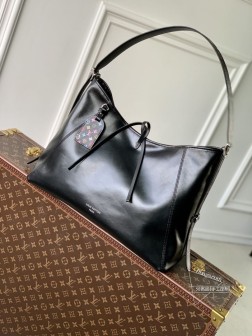 LV M13105 CarryAll Dark 中号手袋 羊皮革 2025联名村上隆