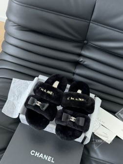 Chanel 24B新款毛毛拖鞋!这款毛拖真的是真太可爱了~柔软蓬松的毛毛,舒服暖脚!增高显腿长!秋 1499