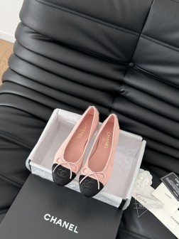 马毛 Chanel 新色芭蕾舞鞋原版11复刻 经典中的经典 无论搭配裤装还是裙装都是完美 小圆头的 1000