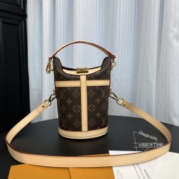 Louis Vuitton 62789 43887 薯条包 异型包 时尚 小巧 材质优质