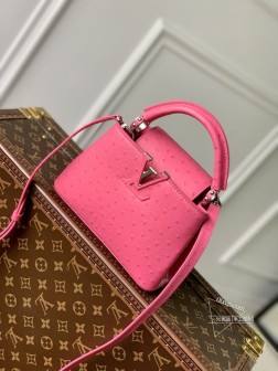 LV 【独家实拍 M93483鸵鸟纹玫红 迷你】Capucines 迷你手袋 法国进口小牛皮,