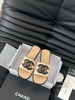 Chanel 25C新款拖鞋春夏新款,高版本高品质。鞋面垫脚羊皮,真皮大底!Size35-39 其他 562