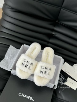 Chanel 24B新款毛毛拖鞋!这款毛拖真的是真太可爱了~柔软蓬松的毛毛,舒服暖脚!增高显腿长!秋 1359
