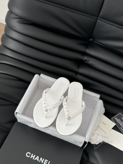 Chanel 25C新品夹脚人字拖鞋!这一系列这真的是绝了 怎么会这么美!夏天真的是无敌搭配可盐可甜 1003