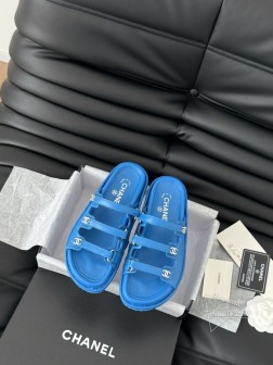 发泡大底版本 Chanel 25新魔术贴凉鞋版面!顶级对版货!所有的颜色我家都有!鞋面进口面料,垫脚 444
