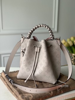 LV M55800 Muria 水桶包 粉紫 色 镂花小牛皮