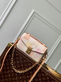 LV N40749 红格链条包 邮差包 小号 East West Métis 手袋