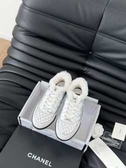 毛里Chanel 24A小香最新菱格棒球鞋运动鞋!鞋面原版小羊皮菱格车线工艺,贵气十足的棒球鞋,脚感 985