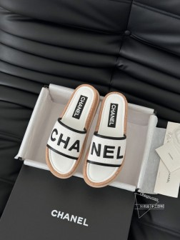 Chanel 25K新款字母拖鞋羊皮鞋面 内里羊皮 原版大底Size35-39 其他码数定做 132