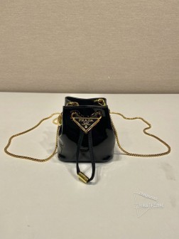 Prada 1NR016 漆皮小水桶 小牛皮 进口亮面 牛皮三角徽标 图片