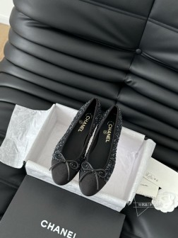 Chanel 新色芭蕾舞鞋原版11复刻 经典中的经典 无论搭配裤装还是裙装都是完美 小圆头的设计很 1466