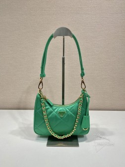 Prada 1BC204 绣格Hobo手拎腋下包 进口尼龙材质 尺寸