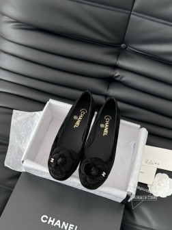 Chanel 24B新款山茶花系列单鞋绝美山茶花系列 很难不爱鞋面麂皮 内里羊皮 真皮大底原版开模山 1493