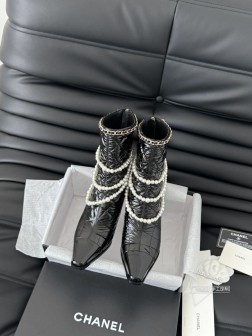 Chanel 24B秋冬新款靴!这双最新款的靴子太好看啦 最上面筒靴旁边的小logo给整体增加了小细 1282