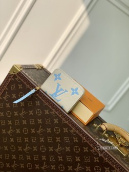 LV M60574 雾霾蓝拉链零钱包,适合装零钱信用卡