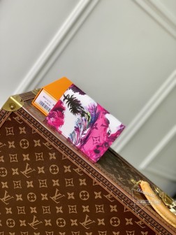 LV M83479 紫色护照套 Monogram Surfin’ 涂层帆布 热带印花