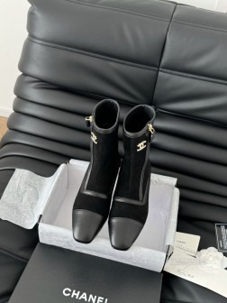 Chanel 24B秋冬新款短靴这双最新款的靴子太好看啦 最上面筒靴旁边的小logo给整体增加了小细 875