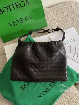 BV dustbag腋下包巧克力 小牛皮 高仿轻巧设计