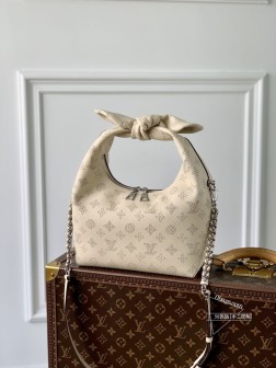 LV M20700 Why Knot 小号手袋 奶白色 Monogram 镂花牛皮革